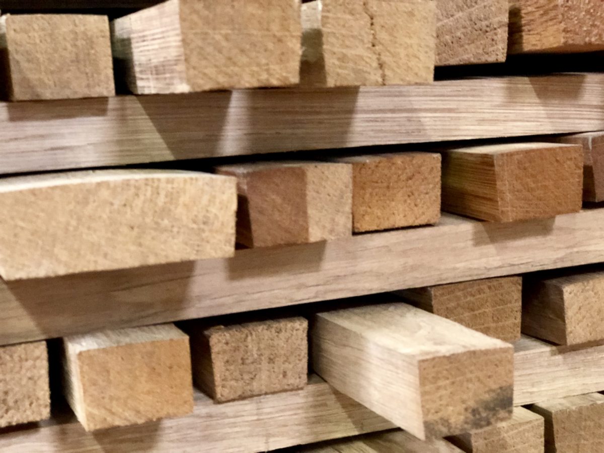 le bois matière première du kit oenologique