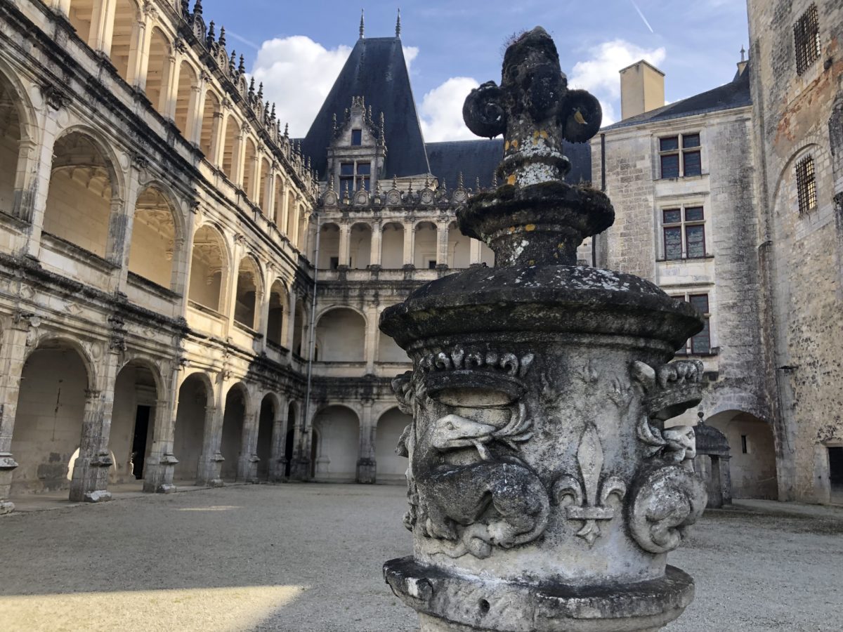 Les Tresors Du Chateau De La Rochefoucauld Living In Cognac