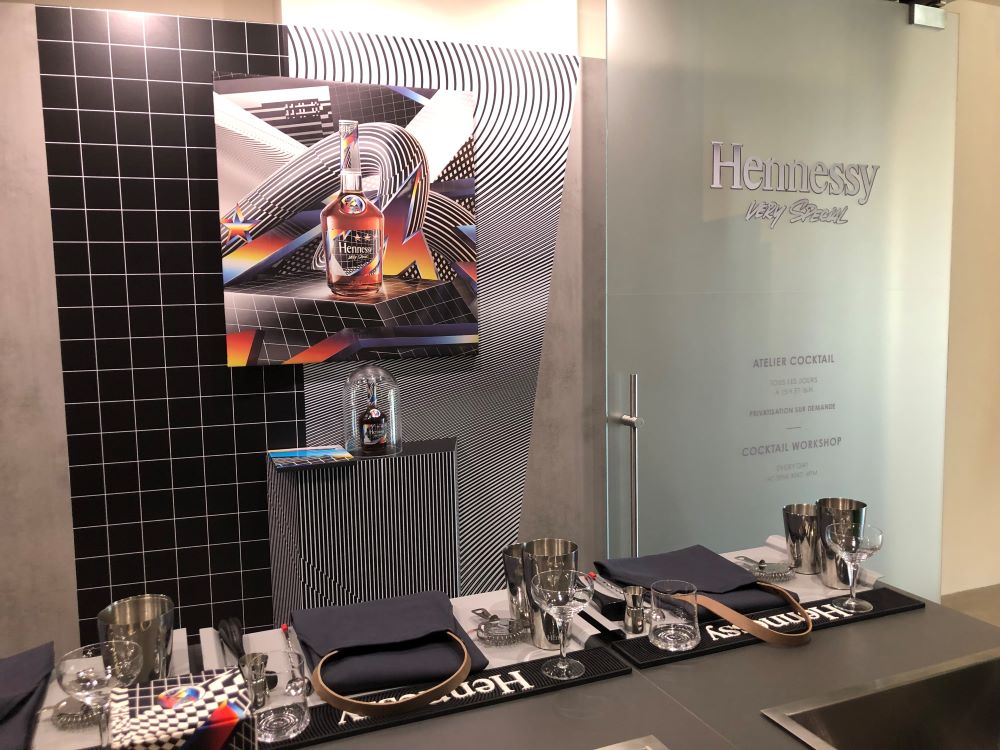 livingi in cognac a participé à l'atelier mixologie Hennessy VS édition limitée Felipe Pantone