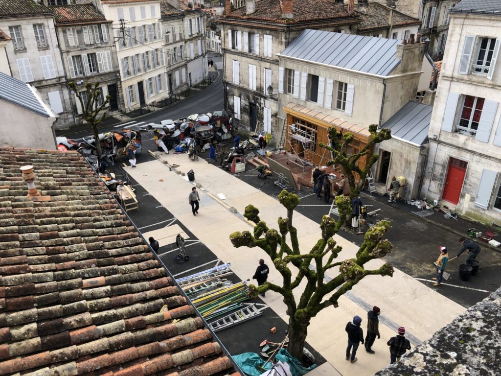 Scène de tournage de The French Dispatch de Wes Anderson à Angoulême