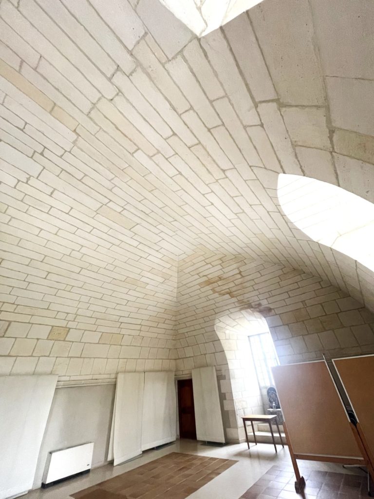 détail de l'architecture du 18ième de l'abbaye de Bassac