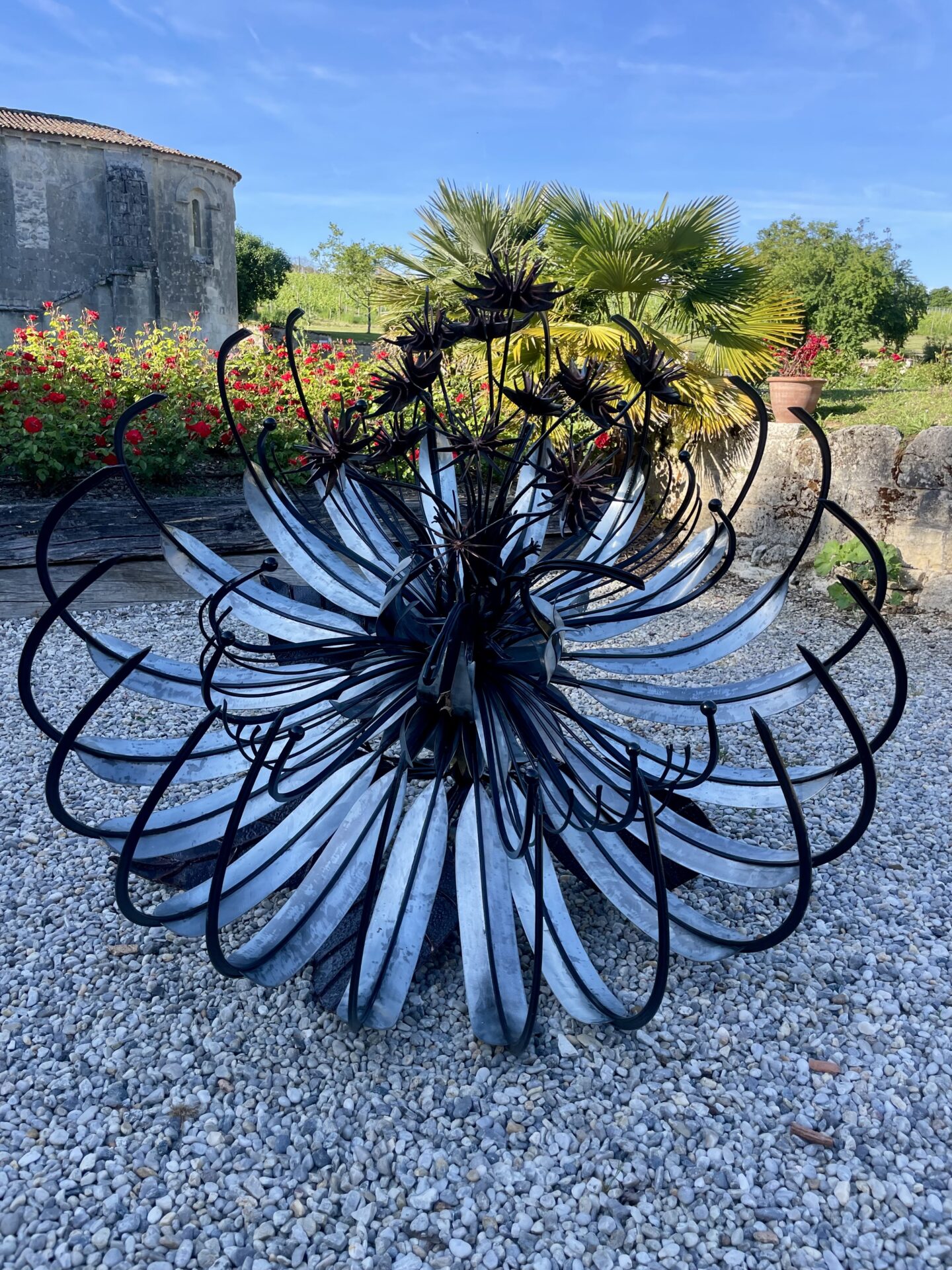 fleur monumentale d'Emmanuel de Cockborne à l'abbaye de Fontdouce