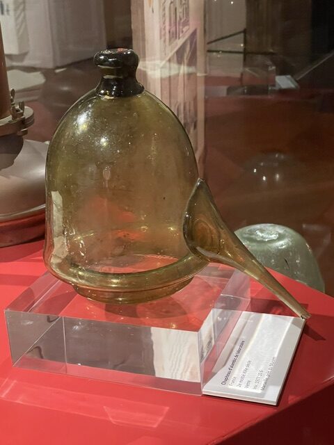 alambic ancien exposition Distiller le monde 